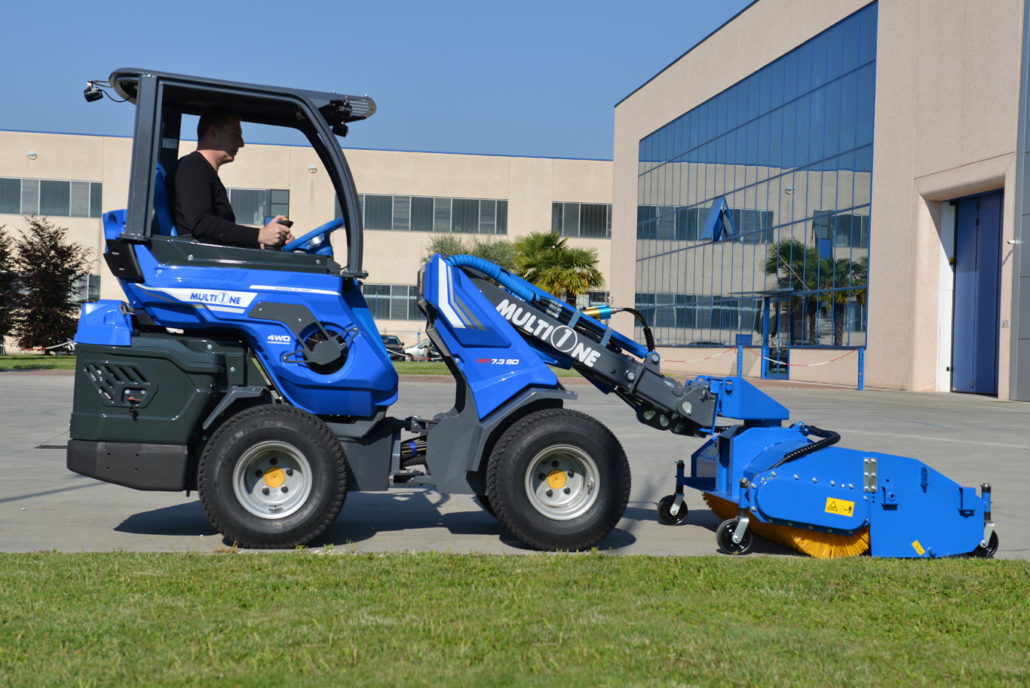 MultiOne-mini-loader-SD-series-sweeper_02